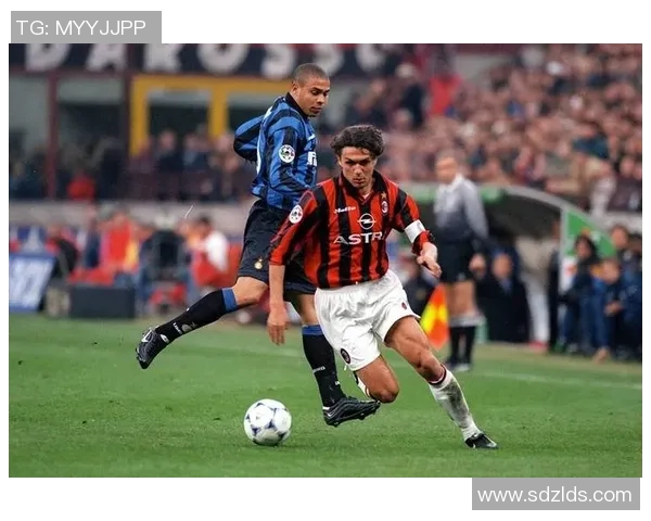 足球明星的魅力瞬间与精彩瞬间的完美结合图片展示