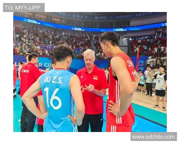 南京足球队在世锦赛中的默契配合与战术分析展现出球队的实力与潜力 南京足球队在世锦赛中的默契配合与战术分析展现出球队的实力与潜力