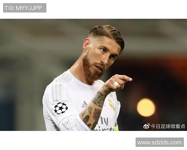 脖子纹蝴蝶的足球明星背后故事与成就揭秘 脖子纹蝴蝶的足球明星背后故事与成就揭秘