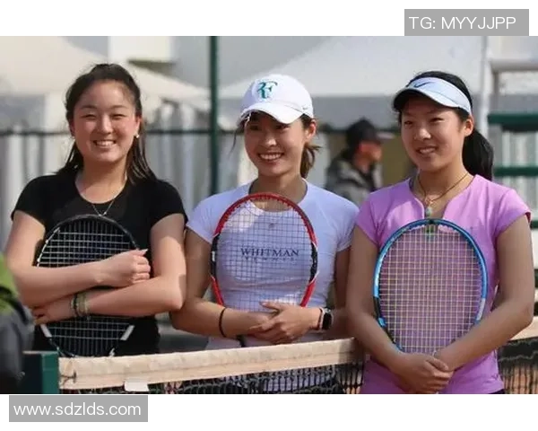 赛后分析:西安网球队与重庆网球队的比赛节奏与战术对比探讨 赛后分析:西安网球队与重庆网球队的比赛节奏与战术对比探讨